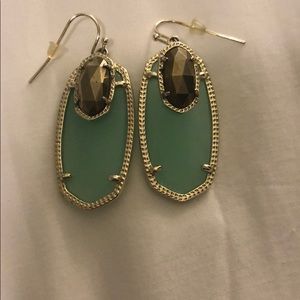 Kendra Scott Emmy Earrings